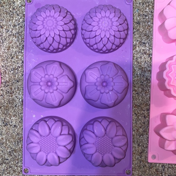 Lot of 5 Silicone Baking Molds Cake Cupcake EUC - Picture 5 of 6